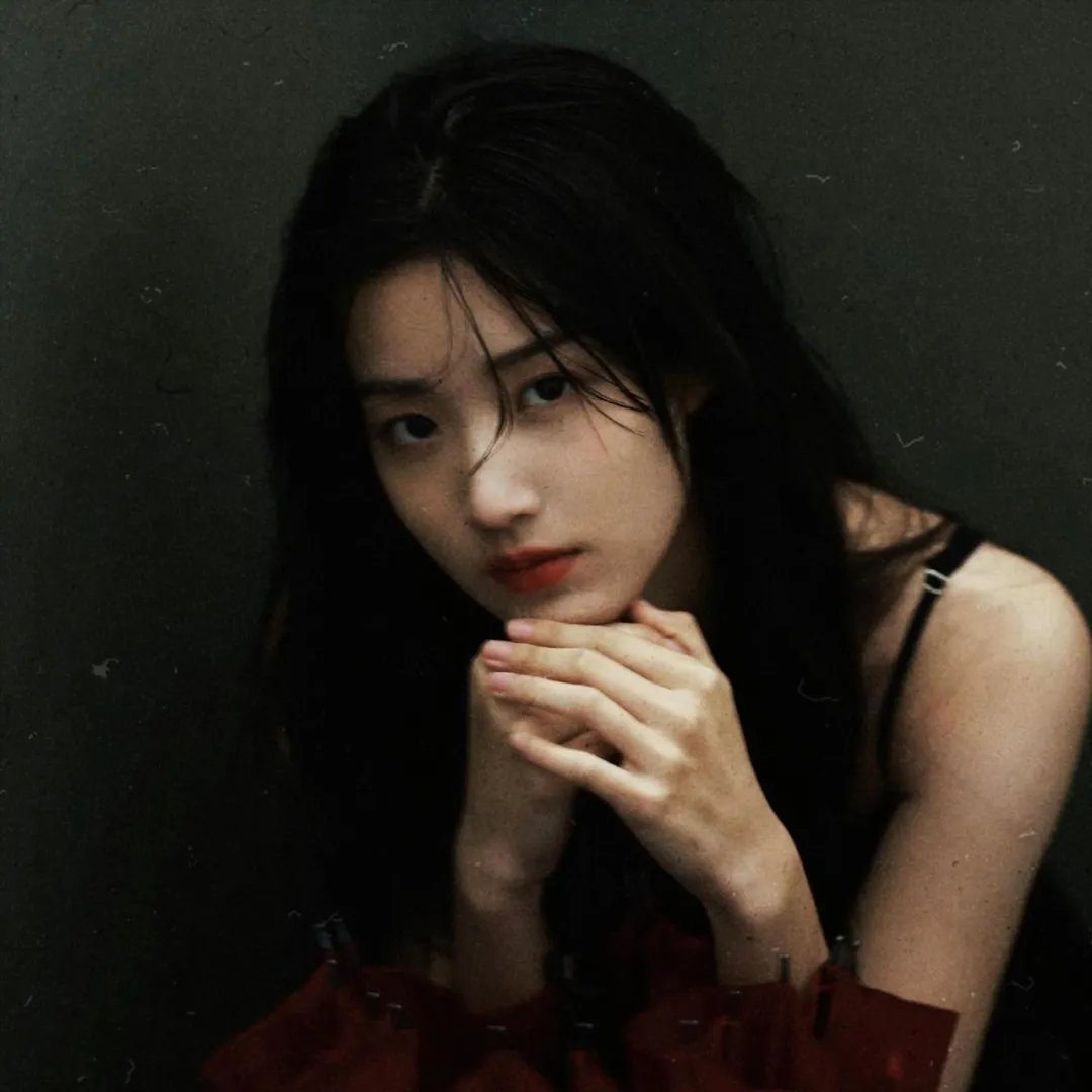 藏在婚纱里的秘密